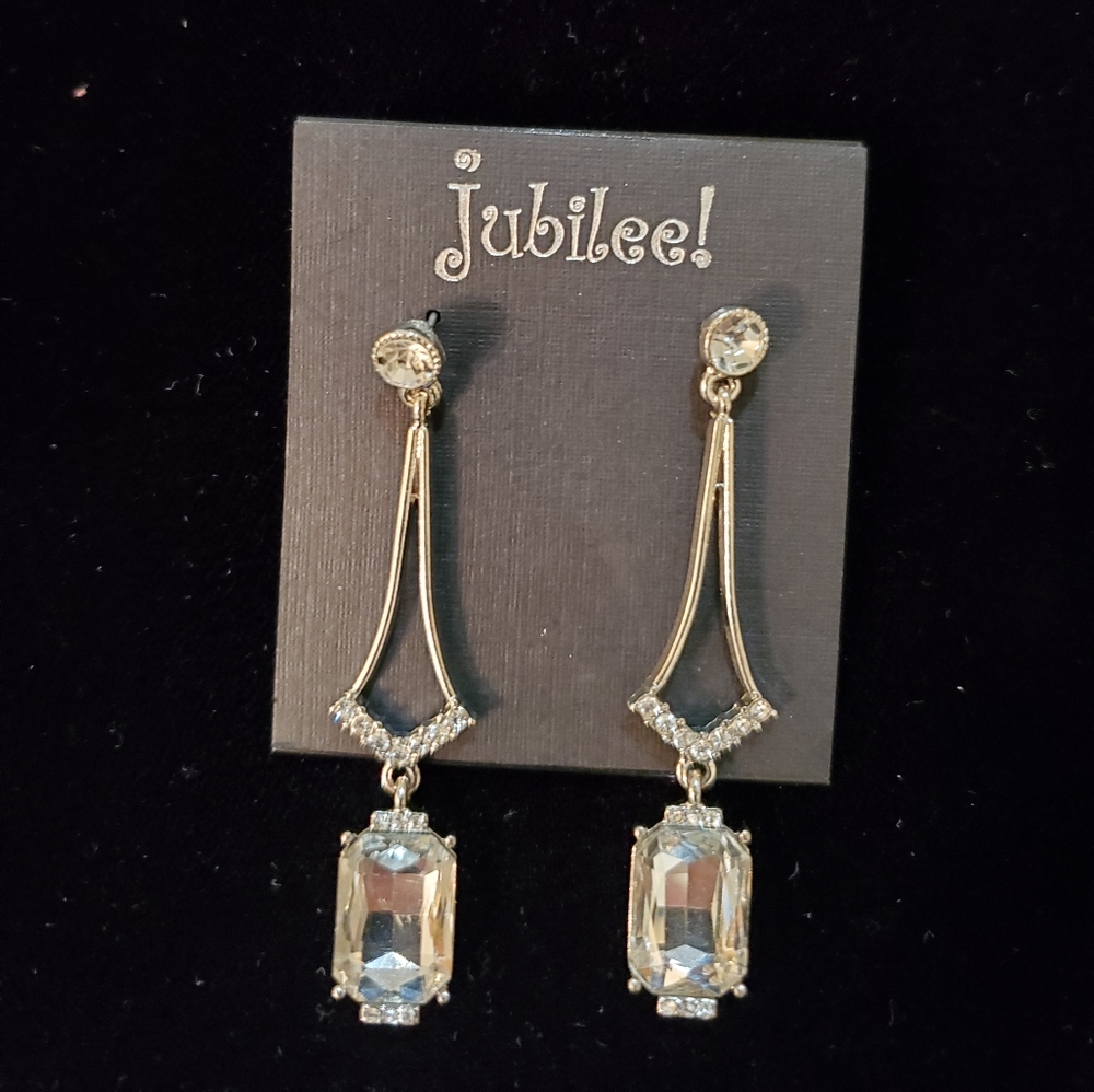 Dangle earrings